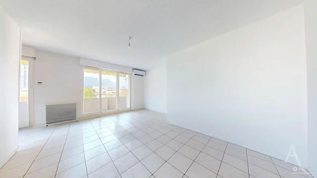 Living room; tile floor, natural light