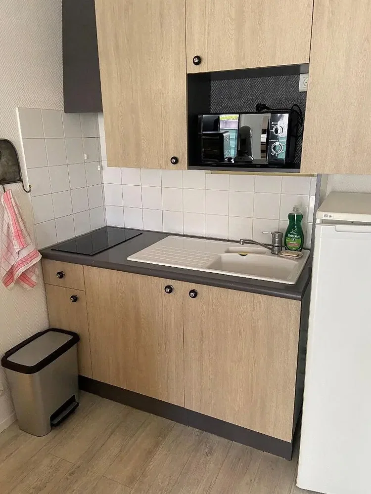 Cuisine; électroménager, carrelage, parquet