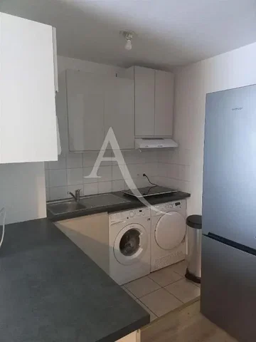 Kitchen; kitchen appliances, tile floor