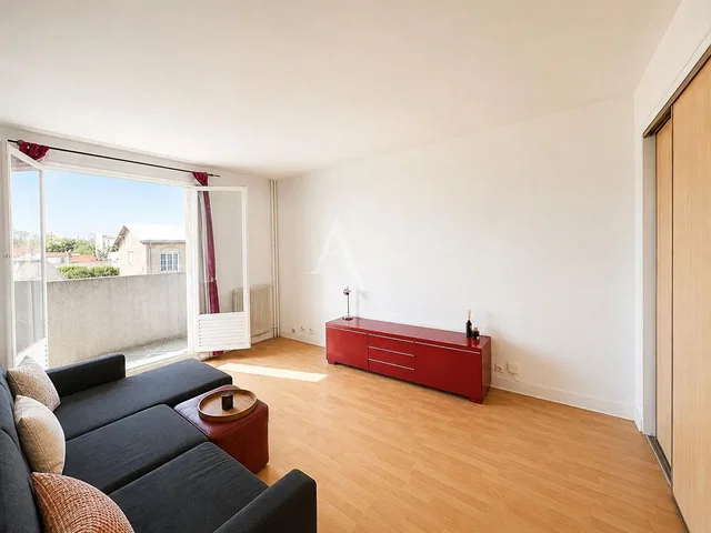 Living room; wood floor, natural light, view