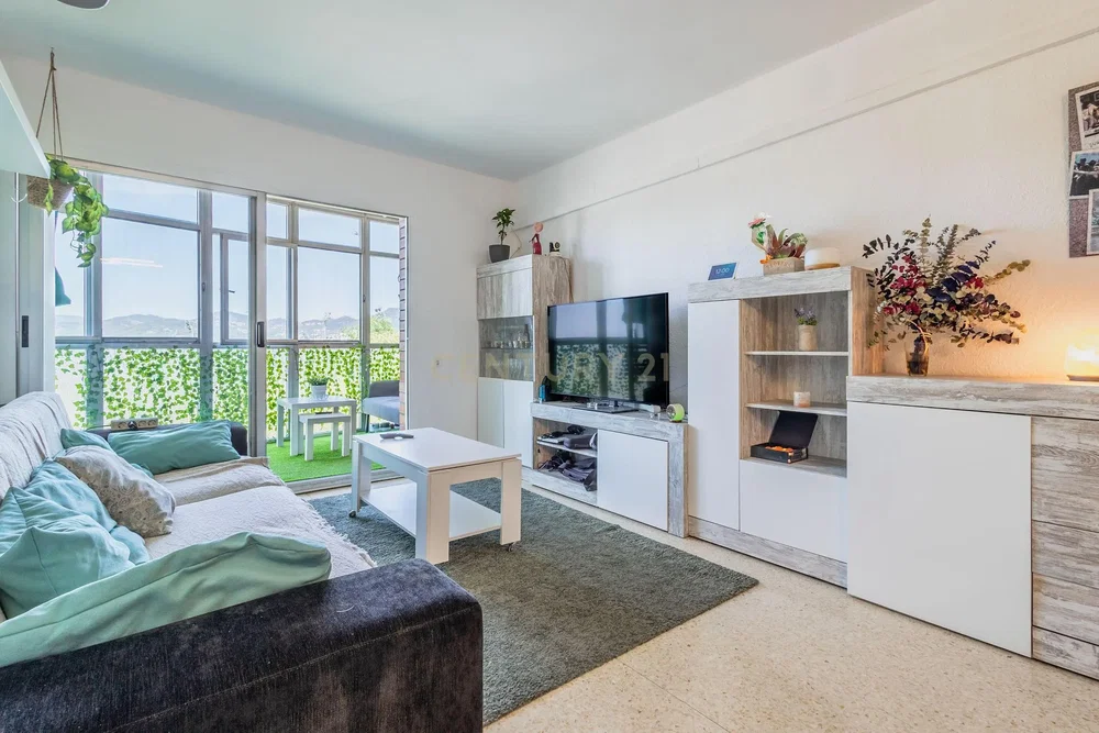 Oturma odası; manzara, doğal ışık, modern stil