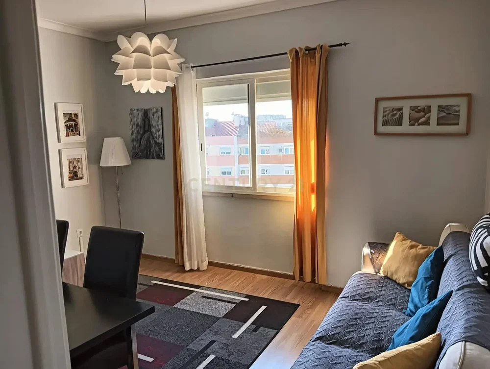 Salon; parquet, lumière naturelle, style moderne