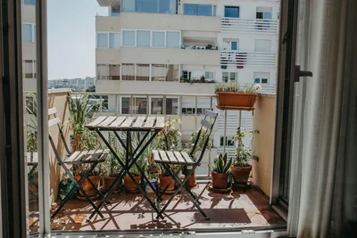 Balcon; vue, lumière naturelle