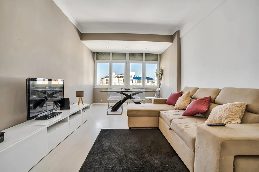 Oturma odası; manzara, doğal ışık, modern stil