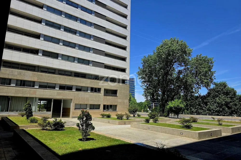 Kuća i okolina; prirodno svjetlo, pogled