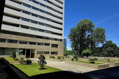 Kuća i okolina; prirodno svjetlo, pogled