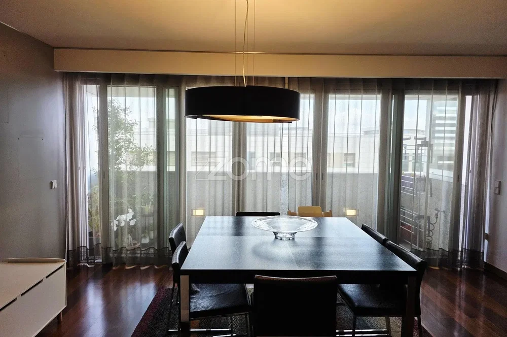 Salon; lumière naturelle, parquet