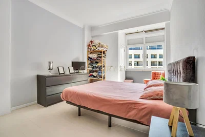 Yatak odası; doğal ışık, modern stil
