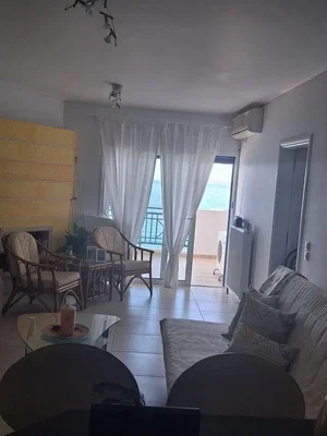 Salon; vue, lumière naturelle, carrelage