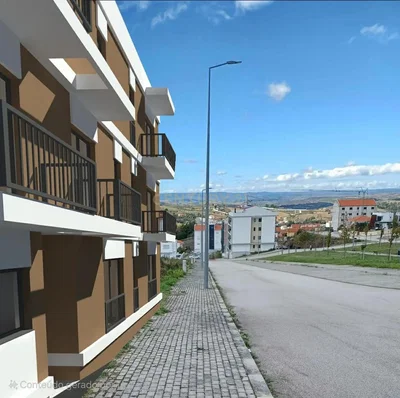 Kuća i okolina; pogled, prirodna svjetlost