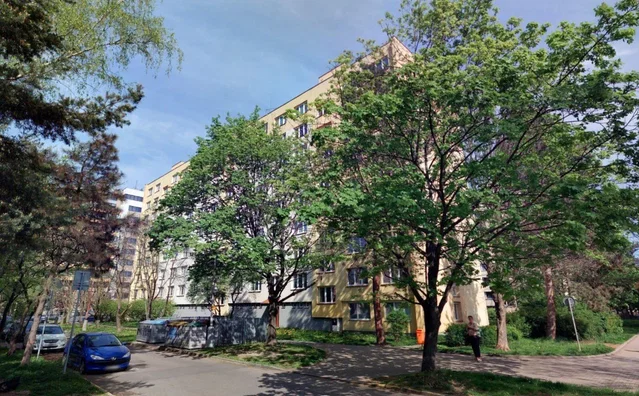 Maison et environs; vue, lumière naturelle