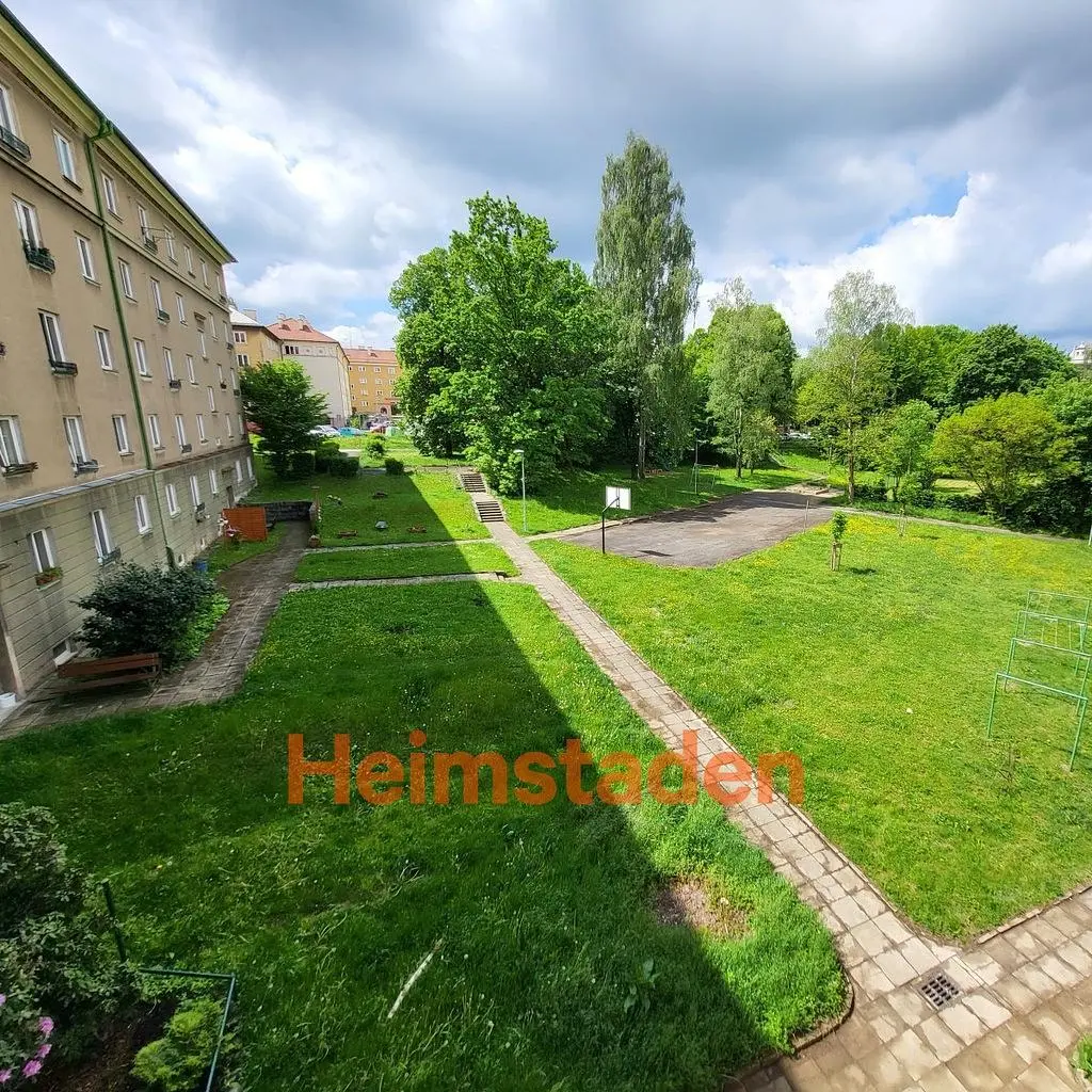 Dům a okolí