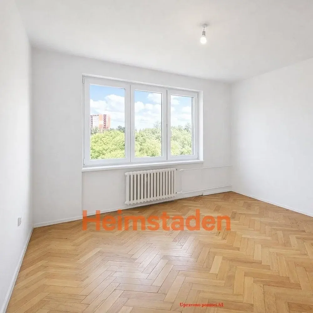 Salon; parquet, lumière naturelle, vue