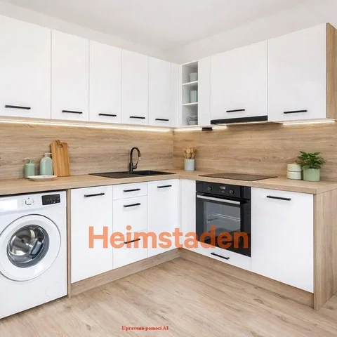 Cucina; elettrodomestici, pavimento in legno, ristrutturato, luce naturale