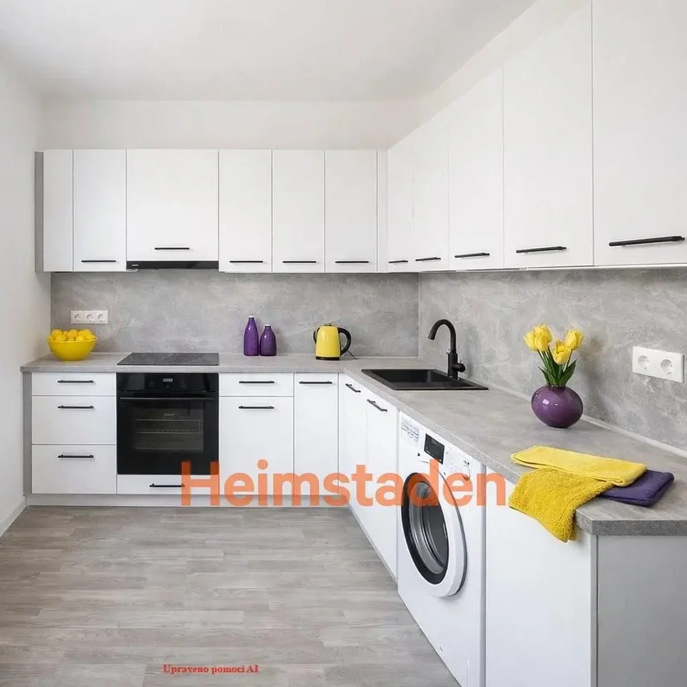 Cozinha; eletrodomésticos, chão de azulejo, luz natural, estilo moderno