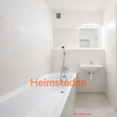 Badezimmer; fliesenboden, tageslicht