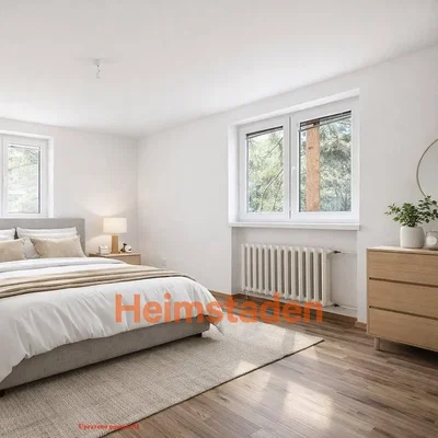 Schlafzimmer; holzboden, tageslicht