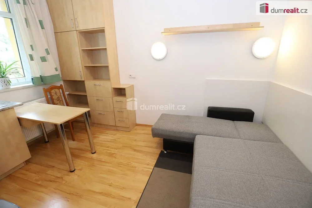Salon; lumière naturelle, parquet