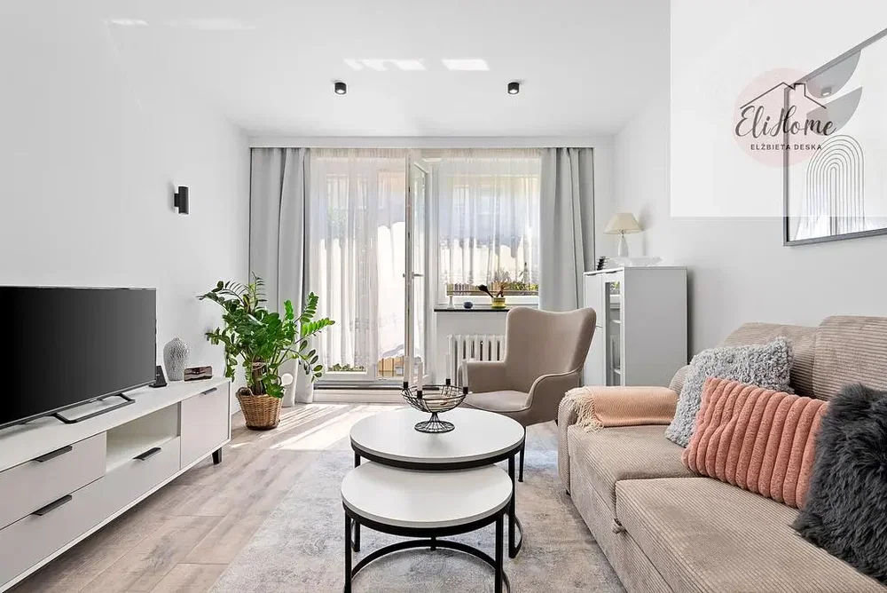 Wohnzimmer; tageslicht, moderner stil
