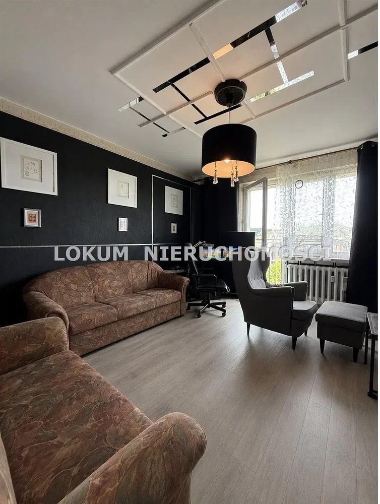 Salon; parquet, lumière naturelle