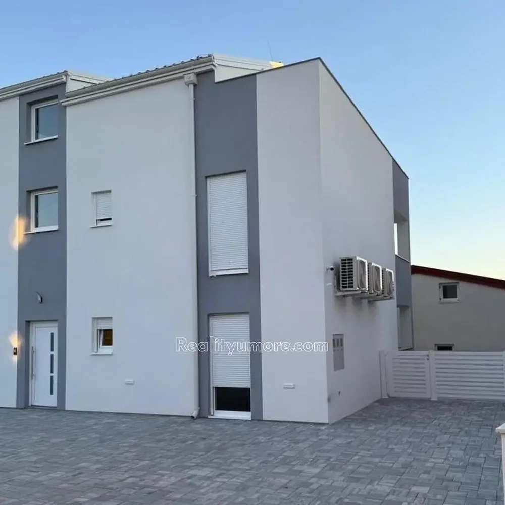 Maison et environs