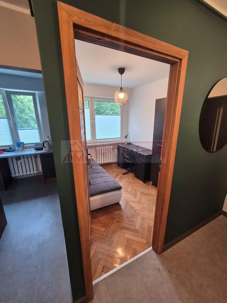 Bedroom; wood floor, natural light