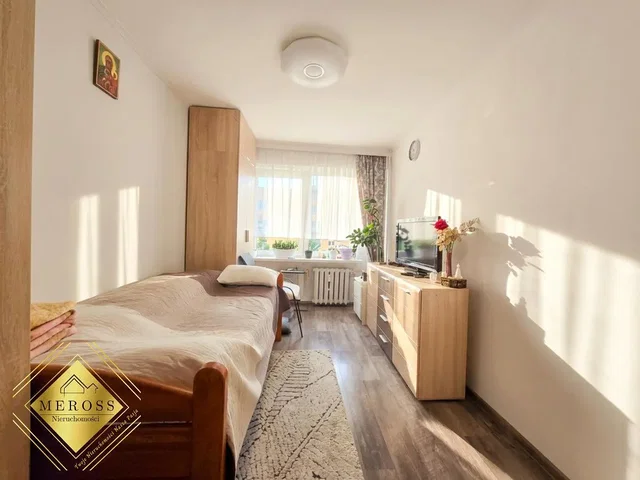 Schlafzimmer; tageslicht, holzboden