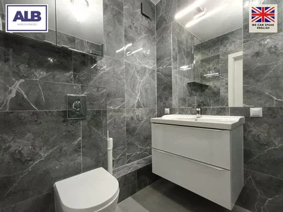 Toilette; fliesenboden, renoviert, tageslicht