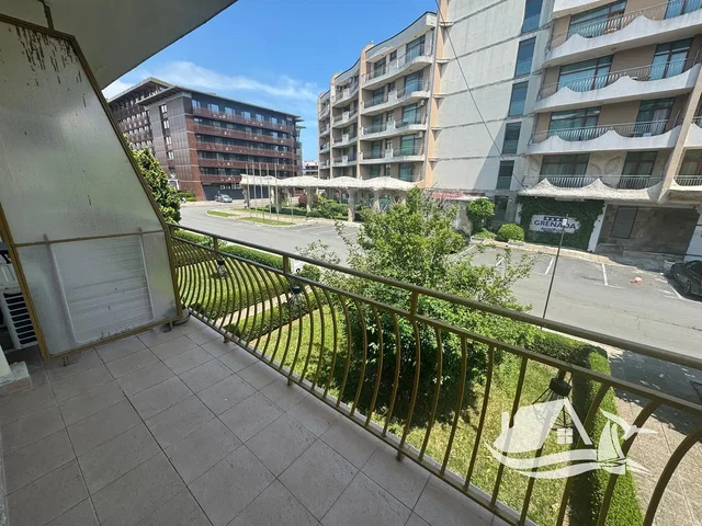 Balcony; tile floor, view, natural light