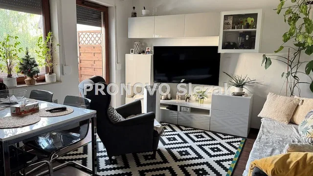 Sala de estar; luz natural, estilo moderno