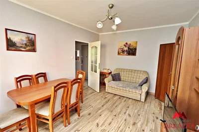 Wohnzimmer; holzboden, tageslicht