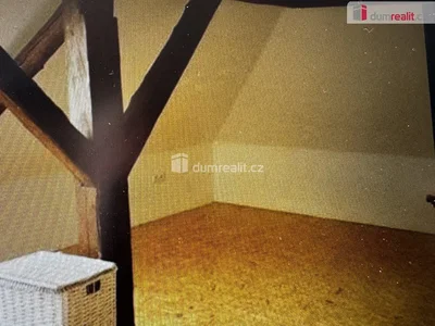 Kids room; wood beams, wood floor