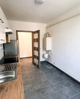 Kitchen; tile floor, kitchen appliances
