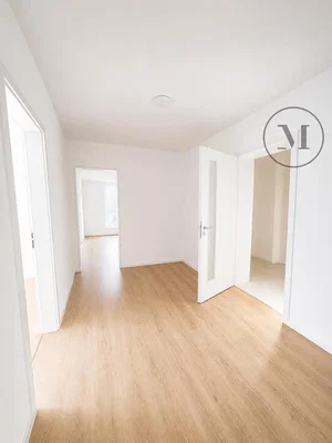 Sonstiges; holzboden, tageslicht, renoviert