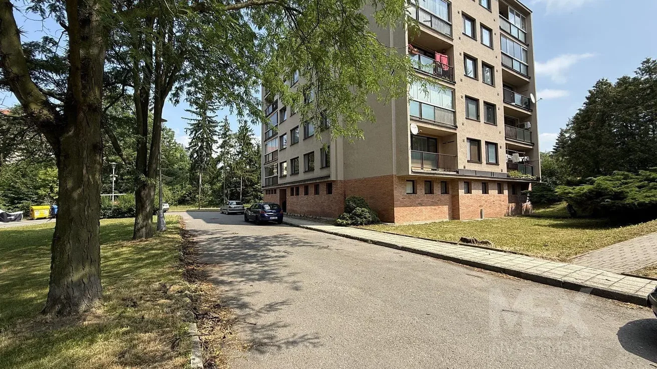 Dům a okolí; výhled, přirozené světlo