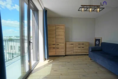 Wohnzimmer; blick, holzboden, tageslicht