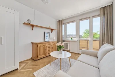 Wohnzimmer; blick, holzboden, tageslicht, moderner stil