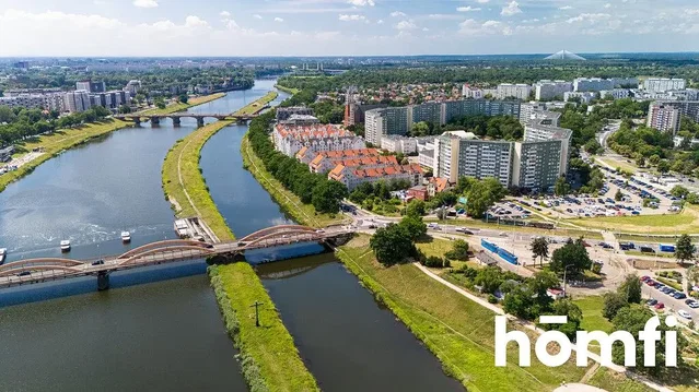 Casa e arredores; vista