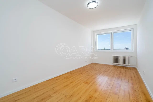 Bedroom; wood floor, natural light