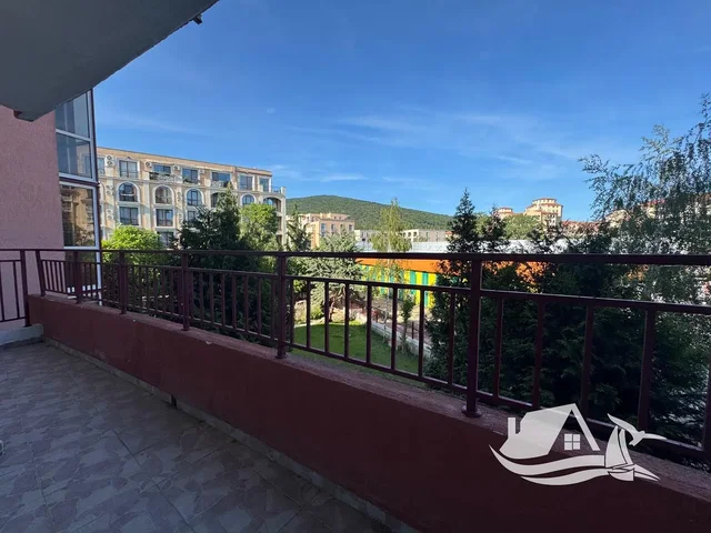 Balkon; pogled, prirodno svjetlo