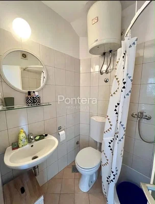 Toalet; pločice