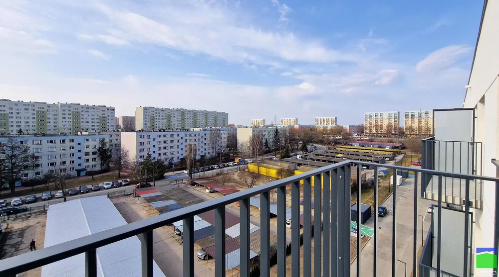Autre; nécessite rénovation, lumière naturelle