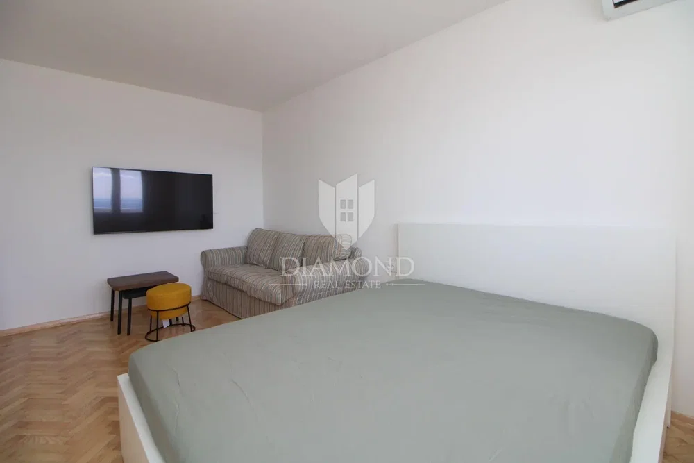 Chambre; parquet, lumière naturelle