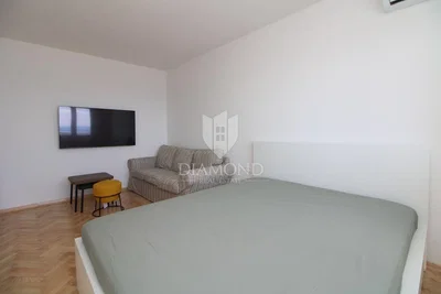 Chambre; parquet, lumière naturelle