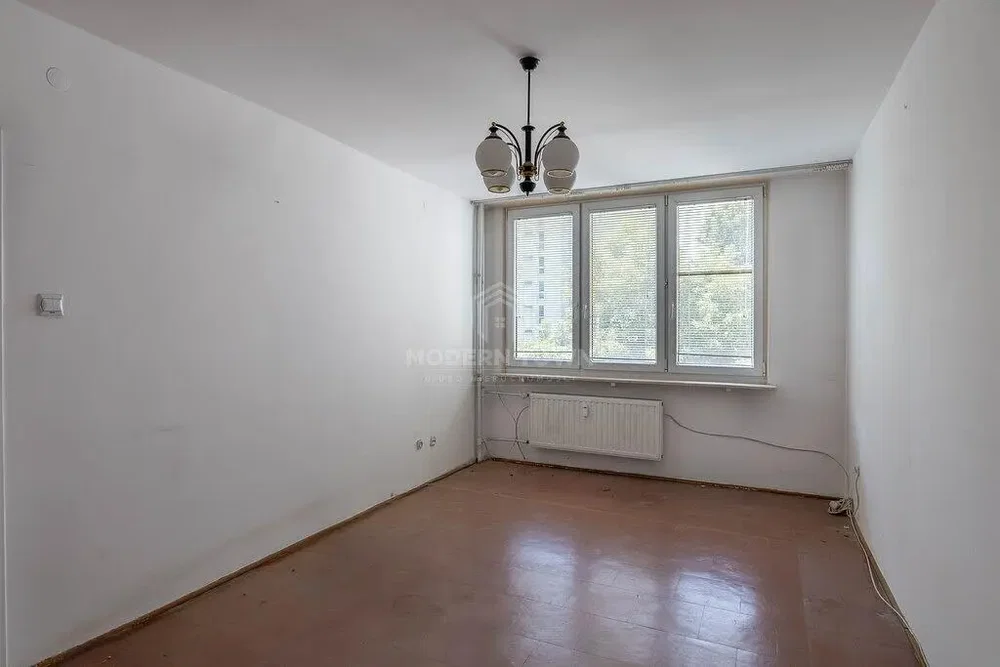 Ostalo; prirodno svjetlo, potrebna renovacija
