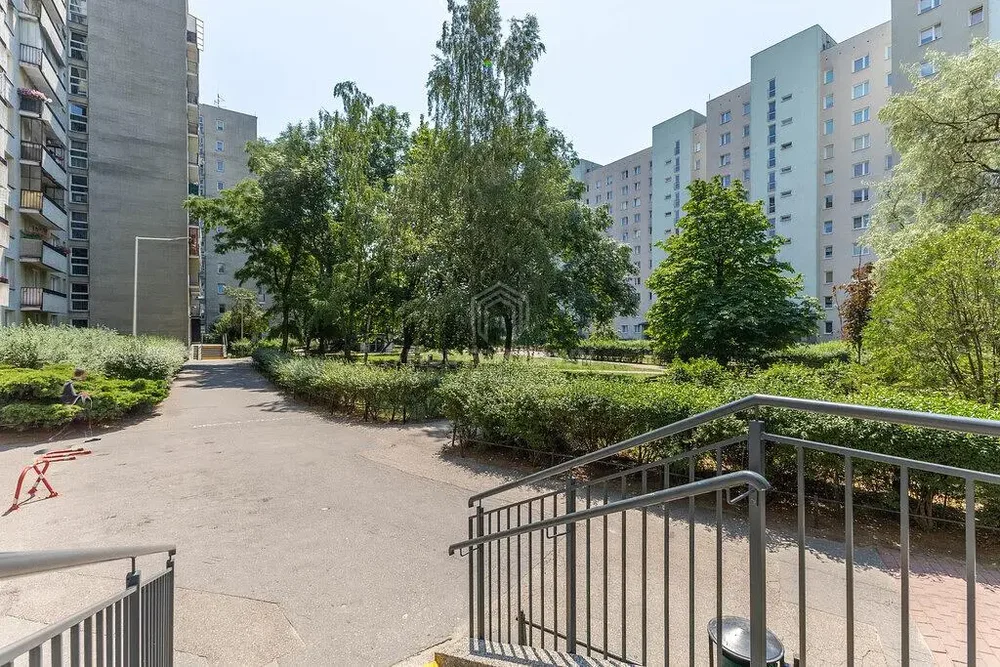 Kuća i okolina; prirodno svjetlo, pogled
