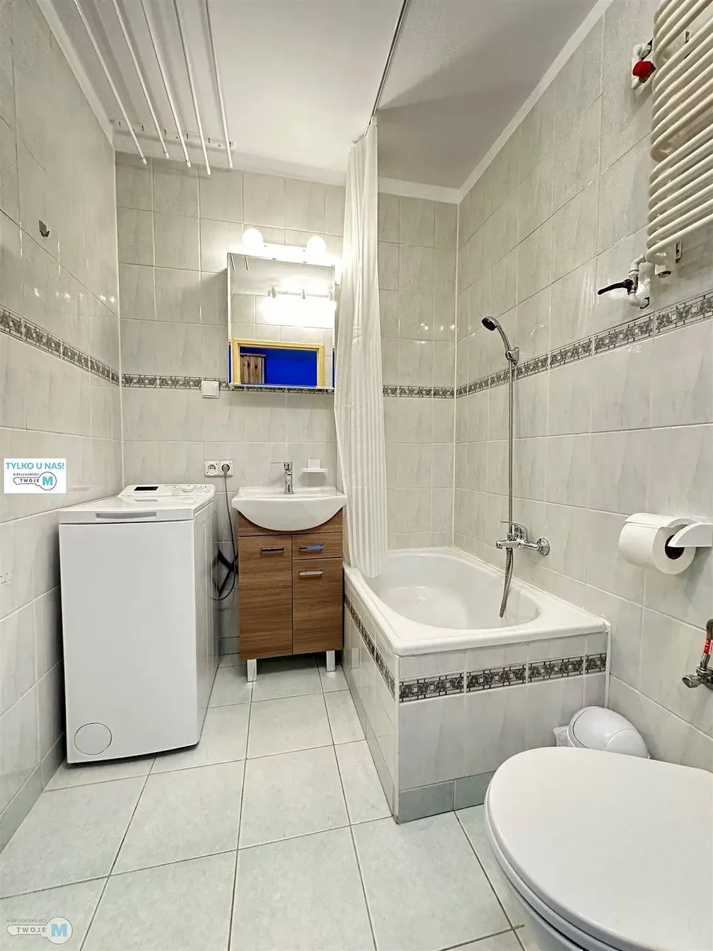 Salle de bain; carrelage, lumière naturelle