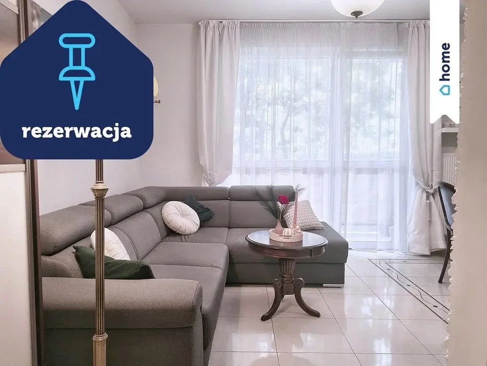 Obývací pokoj; dlažba, přirozené světlo