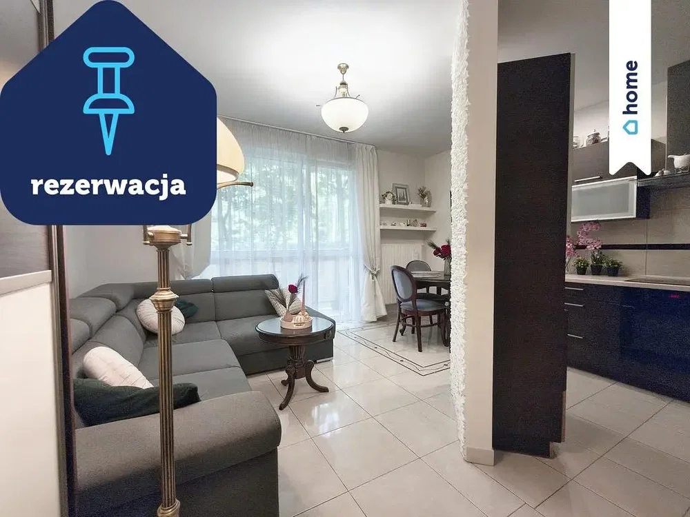 Obývací pokoj; dlažba, přirozené světlo