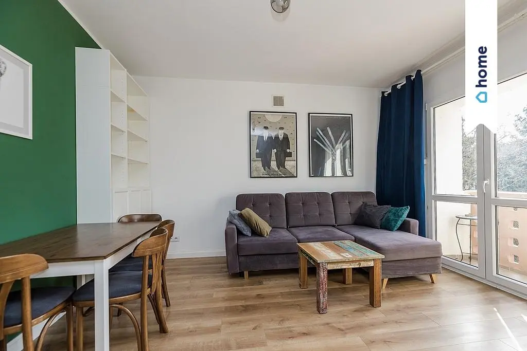 Salon; lumière naturelle, parquet, style moderne